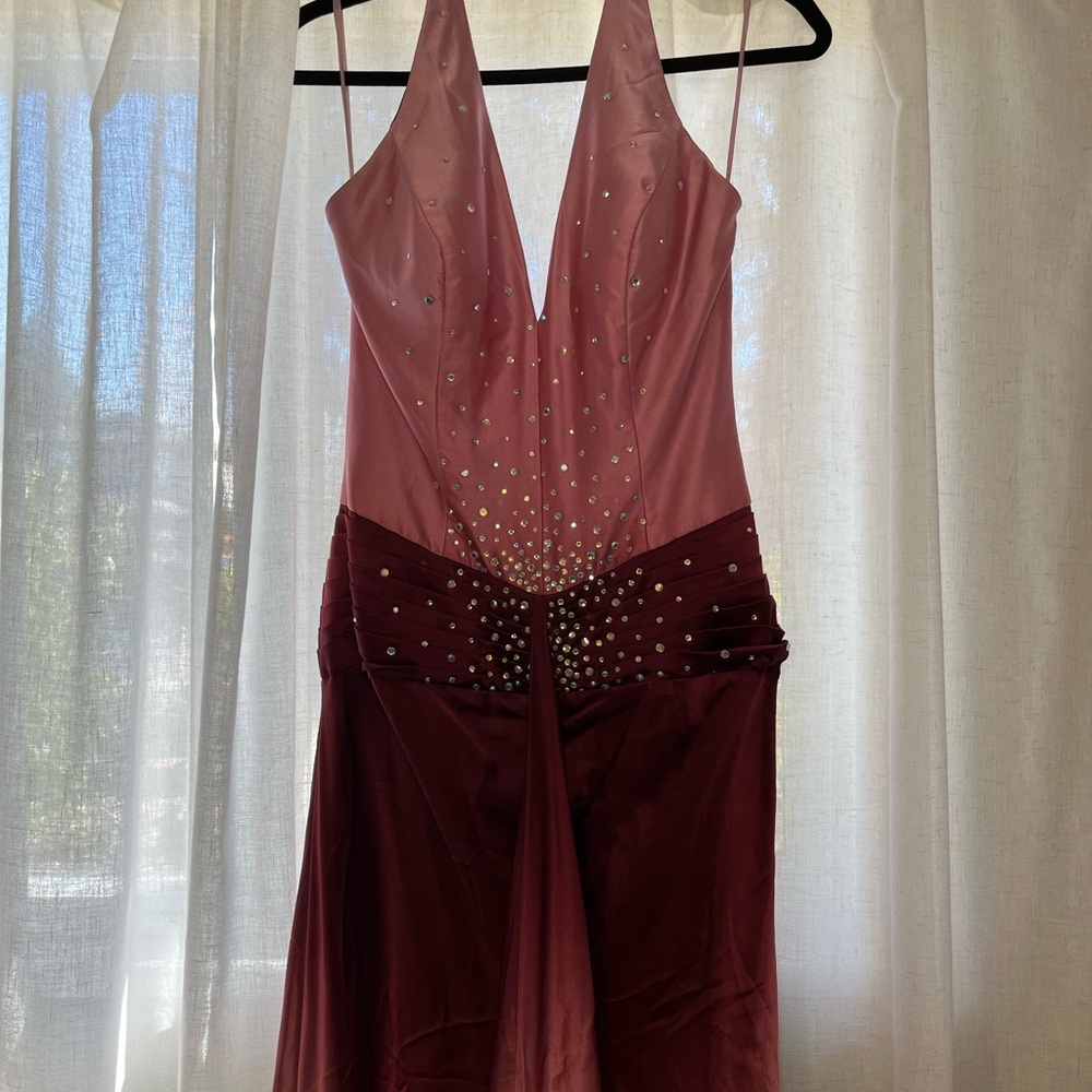✨STUNNING✨ Jovani halter gown! 2000’s Y2K pinks and burgundy ombré